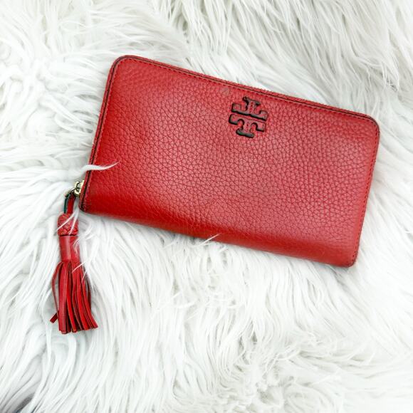 TORY BURCH | Women's Taylor Pebbled Leather Zip Around Continental Wallet Red - Picture 2 of 7